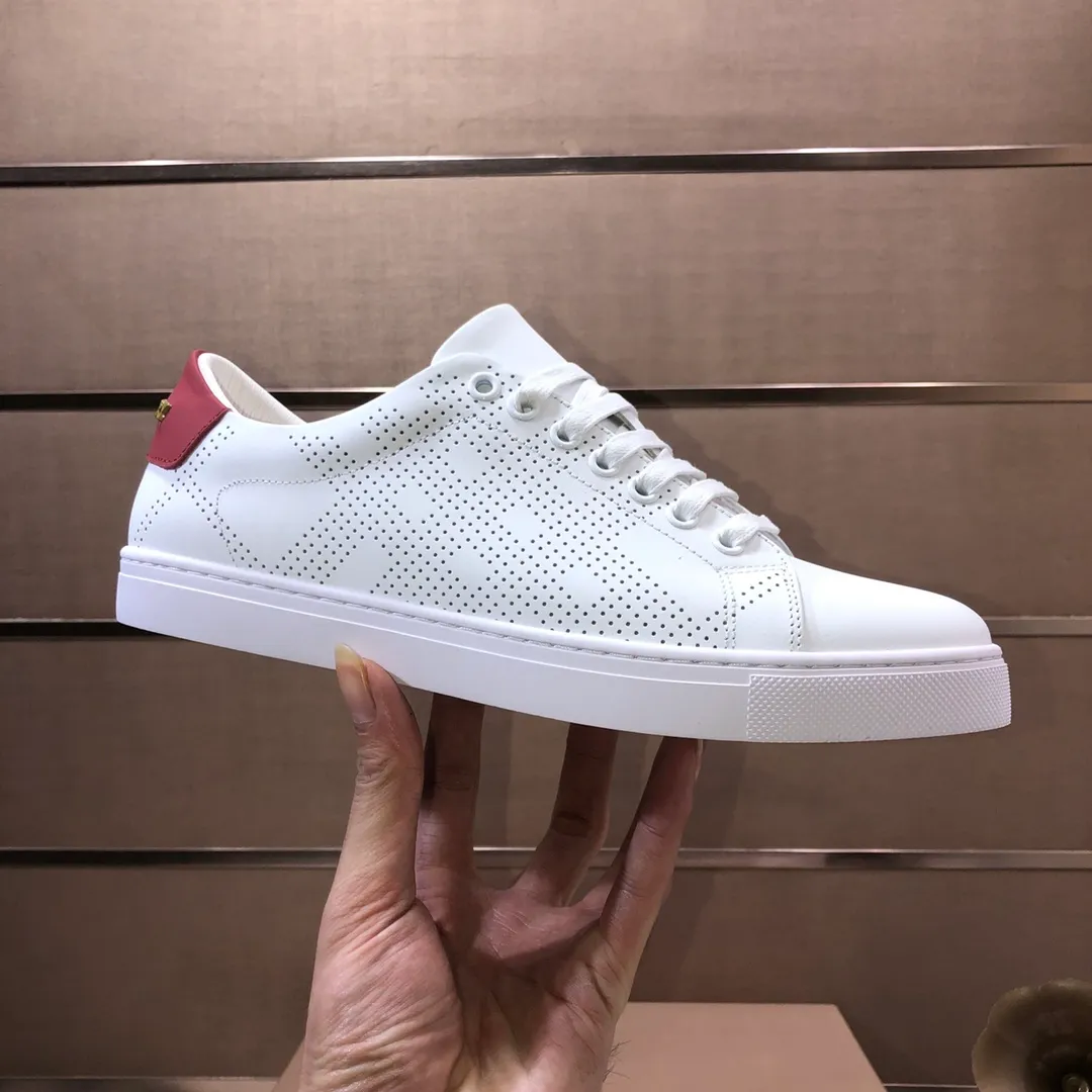 Men's shoes 💰480💰 [Burberry] (cowhide lining) classic low-top sneakers｜Imported cowhide with classic plaid fabric｜Cowhide lining｜Original outsole｜Fine workmanship and comfortable to wear Size: 38-44 (customized at 45)